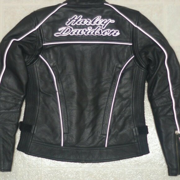 Harley-Davidson Jackets & Blazers - Women’s Harley Davidson Leather Jacket Small like new.
